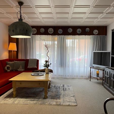 Privartzimmer 'Ausfahrt Freihalten' Husum (Schleswig-Holstein) Exterior foto