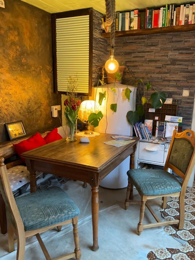 Privartzimmer 'Ausfahrt Freihalten' Husum (Schleswig-Holstein) Exterior foto
