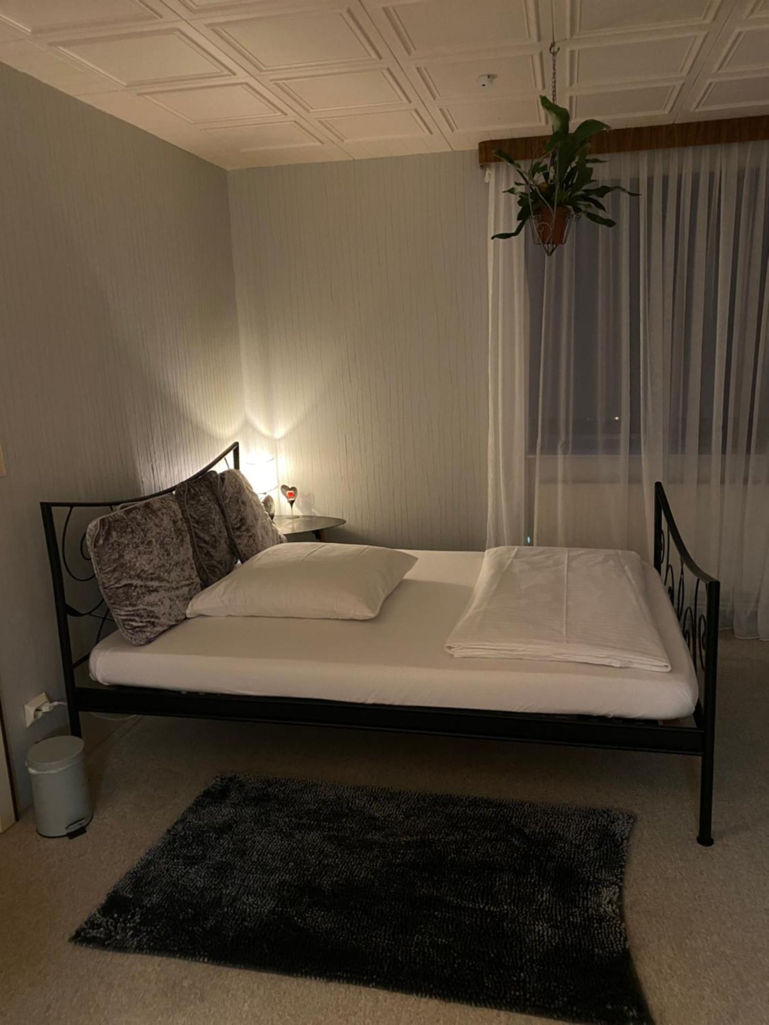 Privartzimmer 'Ausfahrt Freihalten' Husum (Schleswig-Holstein) Exterior foto