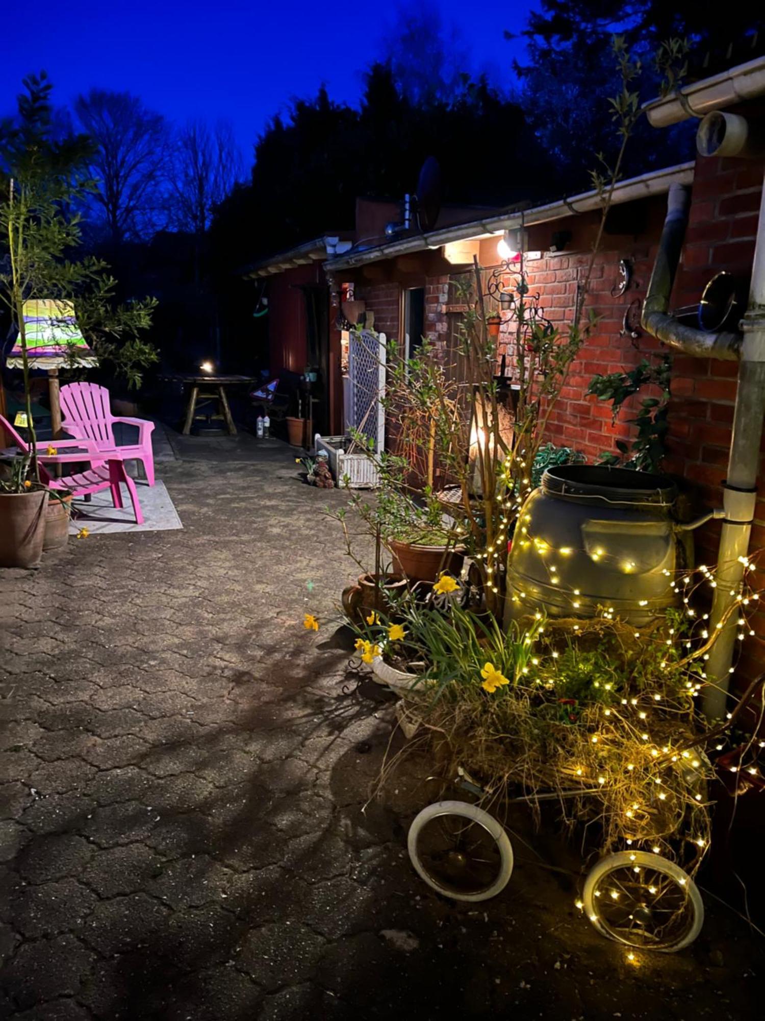 Privartzimmer 'Ausfahrt Freihalten' Husum (Schleswig-Holstein) Exterior foto